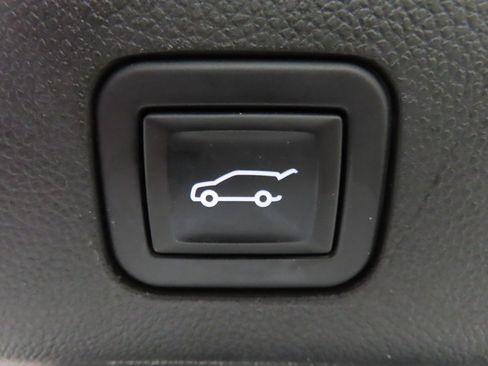 Used 2023 Cadillac Escalade ESV Sport image 56