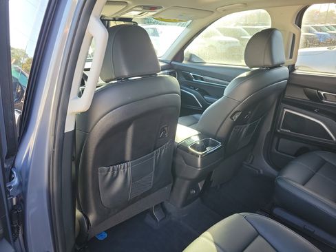 Certified 2023 Kia Telluride EX w/ EX Captain's Chair Package image 17