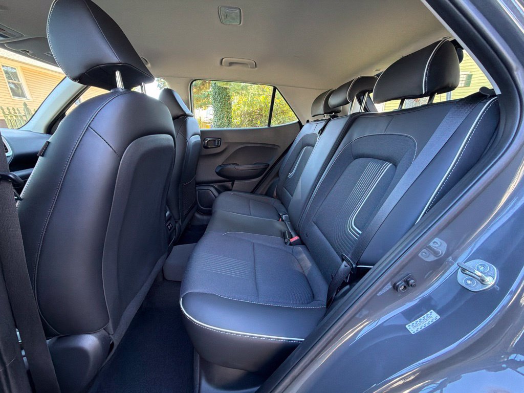 Certified 2024 Hyundai Venue Limited FWD image 14