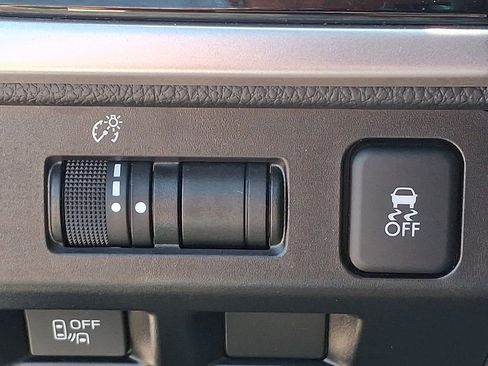 Used 2017 Subaru Crosstrek 2.0i Limited image 23