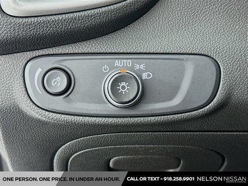 Used 2020 Chevrolet Trax LT w/ LT Convenience Package AWD/4WD image 10