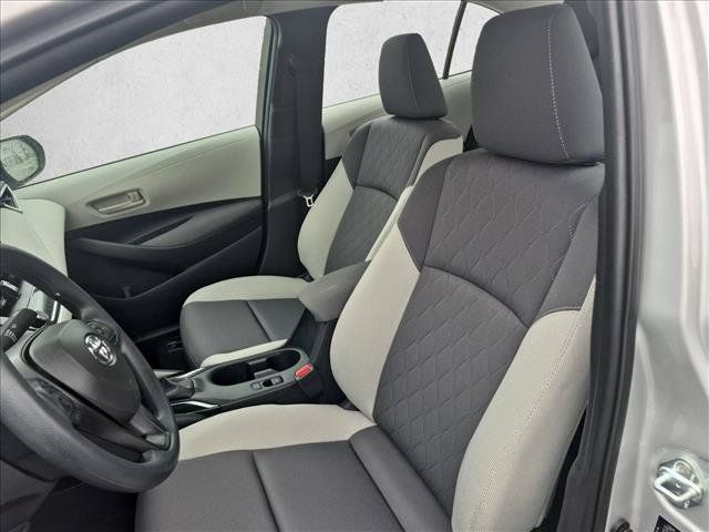 Used 2024 Toyota Corolla LE FWD image 16