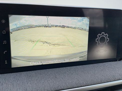 Used 2025 Nissan Kicks SV FWD image 11