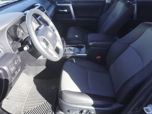 Used 2021 Toyota 4Runner SR5 Premium image 19