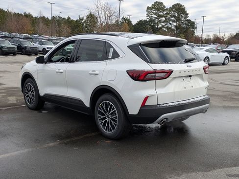 New 2026 Ford Escape SE w/ PHEV Premium Package image 6