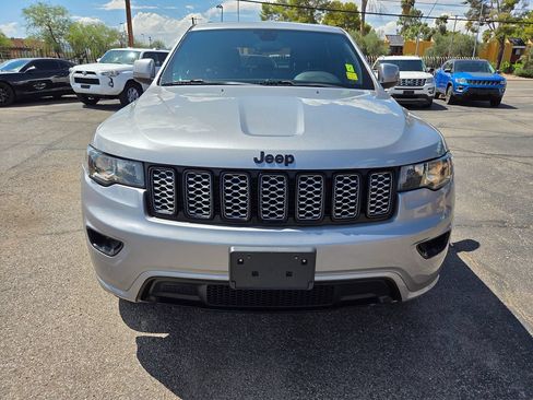 Used 2018 Jeep Grand Cherokee Altitude RWD image 27