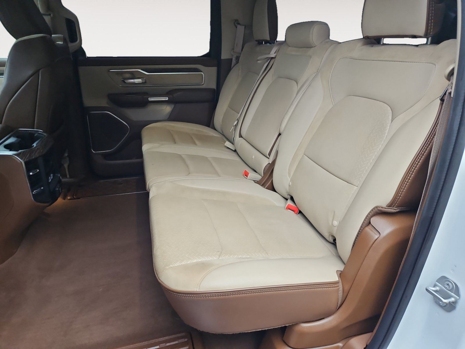 Used 2019 RAM 1500 Laramie RWD image 13
