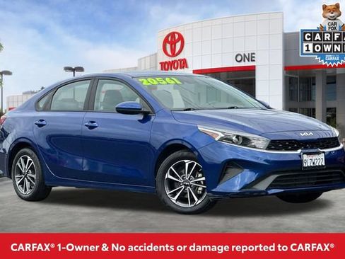 Used 2024 Kia Forte LXS FWD image 2