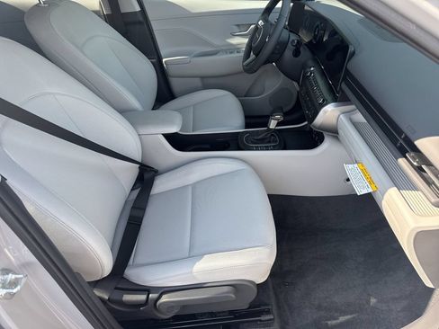 Used 2025 Hyundai Kona SEL FWD image 13