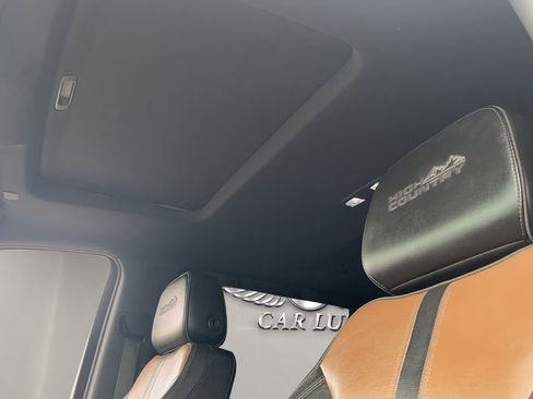 Used 2019 Chevrolet Silverado 1500 High Country w/ Technology Package image 21