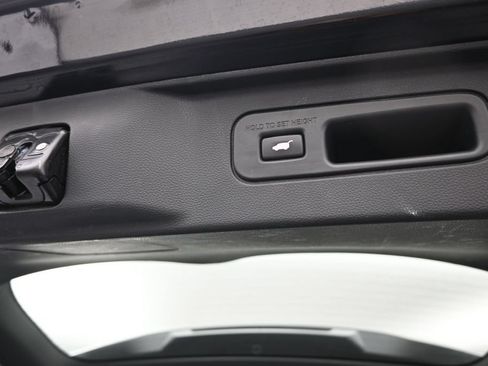 Used 2023 Honda Pilot Elite image 19