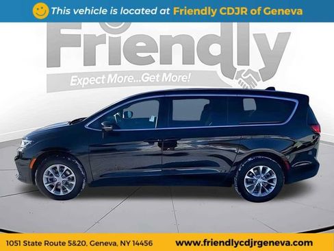 New 2026 Chrysler Pacifica Select AWD/4WD image 8
