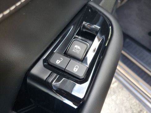 Certified 2021 Jeep Grand Cherokee L Overland w/ Luxury Tech Group IV image 16