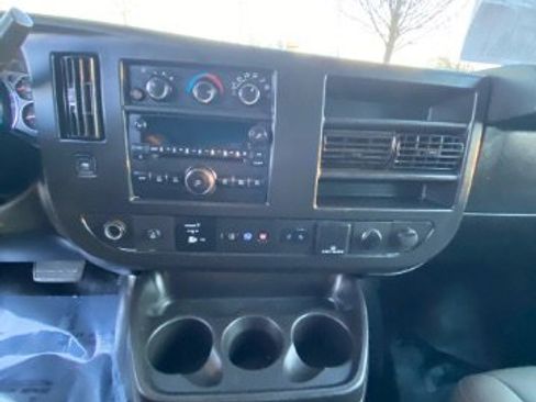 Used 2017 Chevrolet Express 3500 LS image 26