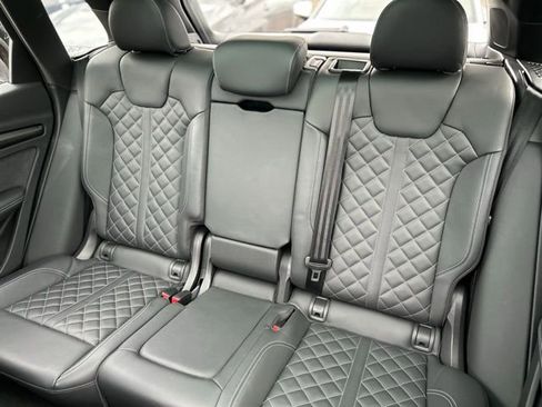 Used 2024 Audi SQ5 Prestige image 16