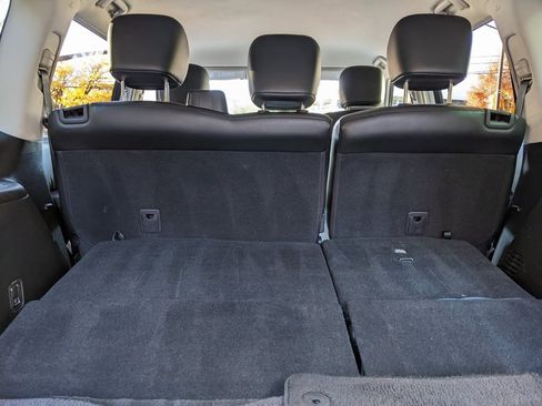 Used 2021 Nissan Armada SV image 26