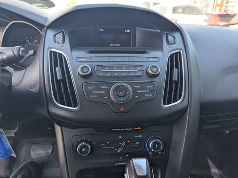 Used 2015 Ford Focus SE w/ Equipment Group 201A FWD image 15