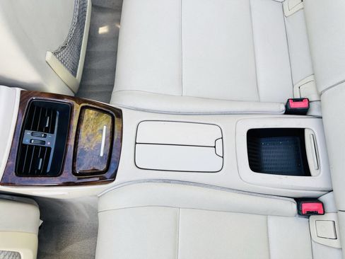 Used 2010 BMW 328i Convertible image 32