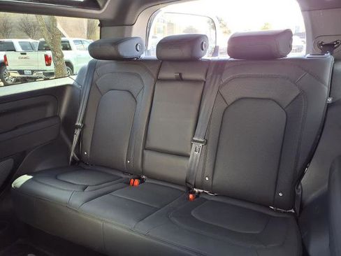 Used 2023 Land Rover Defender 90 SE image 20