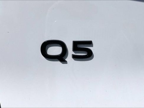 Used 2025 Audi Q5 Premium w/ Convenience Package AWD/4WD image 24