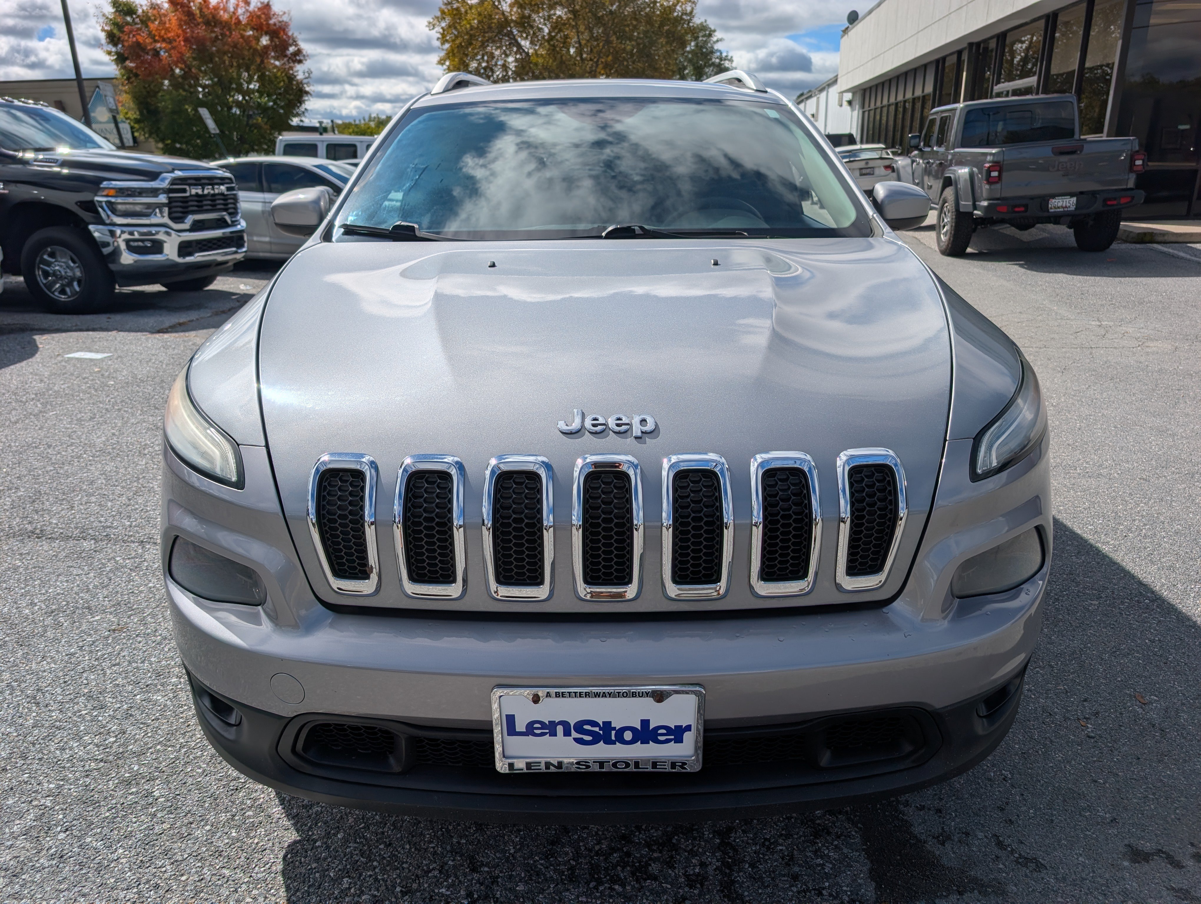 Used 2014 Jeep Cherokee Latitude AWD/4WD image 8