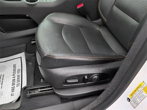 Used 2021 GMC Terrain SLT image 10