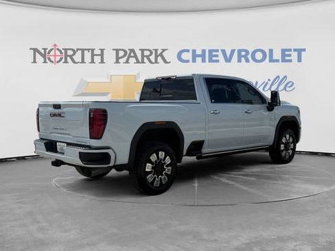 Certified 2026 GMC Sierra 2500 Denali w/ Denali Reserve Package AWD/4WD image 5