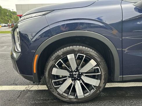 Used 2025 Mitsubishi Outlander AWD image 20