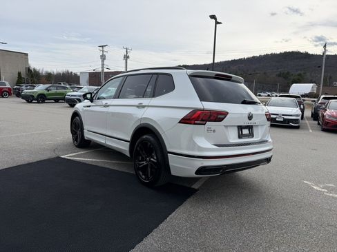 Certified 2023 Volkswagen Tiguan SE R-Line image 5