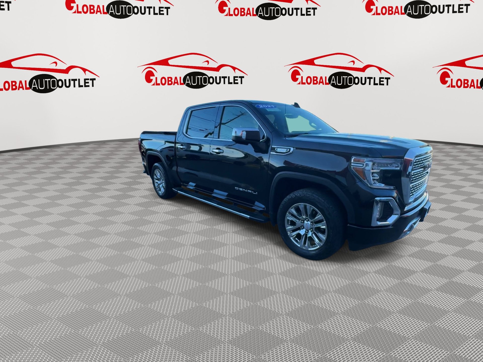 Used 2021 GMC Sierra 1500 Denali w/ Technology Package AWD/4WD image 2
