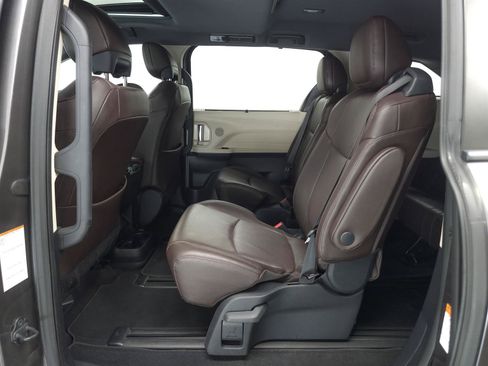 Certified 2023 Toyota Sienna Platinum AWD/4WD image 5