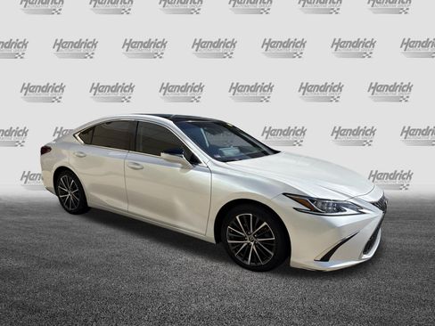 Used 2022 Lexus ES 350 w/ Premium Package FWD image 2