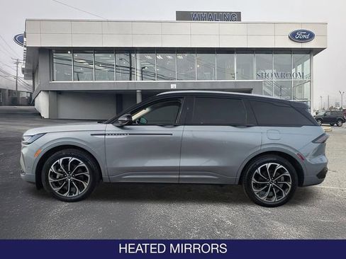 Used 2024 Lincoln Nautilus Reserve AWD/4WD image 5