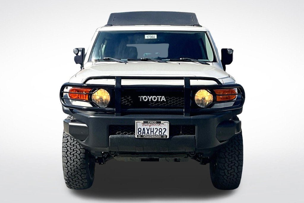 Used 2011 Toyota FJ Cruiser 4WD w/ Convenience Pkg image 2