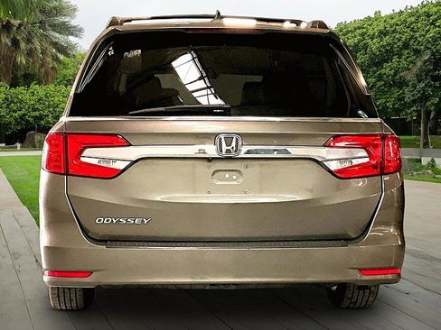 Used 2019 Honda Odyssey EX image 3
