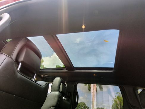 Used 2020 Jeep Grand Cherokee High Altitude AWD/4WD image 13