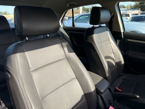Used 2005 Volkswagen Jetta 2.5 image 11