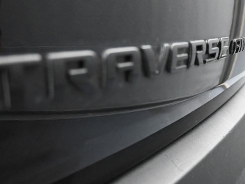 Used 2023 Chevrolet Traverse RS image 10