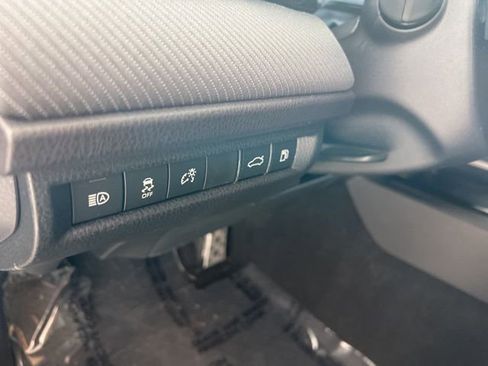 Used 2025 Toyota Camry SE image 10