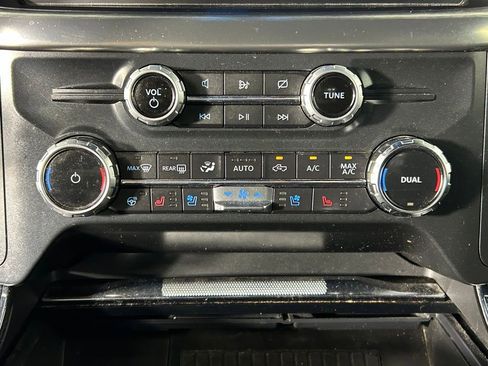 Used 2022 Ford F150 Lariat w/ Equipment Group 502A High AWD/4WD image 23