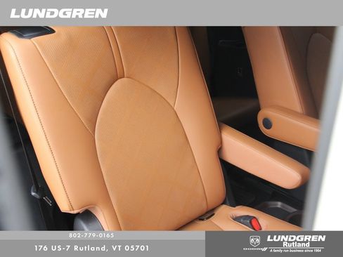 Used 2020 Toyota Highlander Platinum AWD/4WD image 28