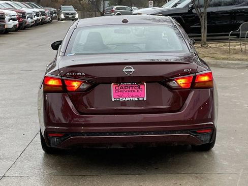 Used 2024 Nissan Altima 2.5 SV image 5
