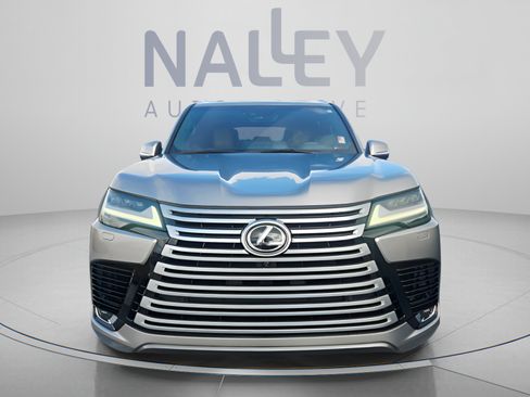 Used 2022 Lexus LX 600 4WD w/ Accessory Package (Z1) image 6