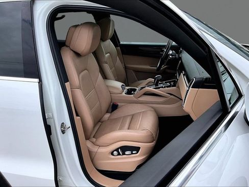 Used 2020 Porsche Cayenne AWD/4WD image 7