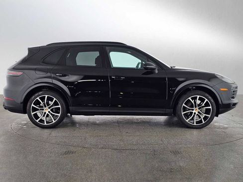 Used 2022 Porsche Cayenne Platinum Edition image 6