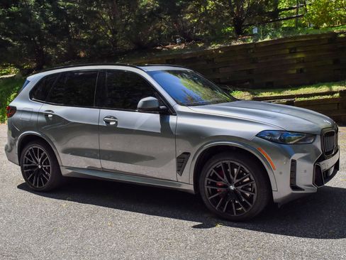 Used 2024 BMW X5 sDrive40i w/ M Sport Package RWD image 11