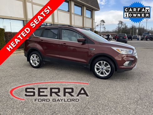 Used 2018 Ford Escape SE w/ SE Sync 3 Package image 1