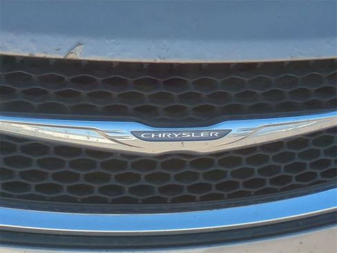 Used 2018 Chrysler Pacifica Limited w/ Tire & Wheel Group image 8