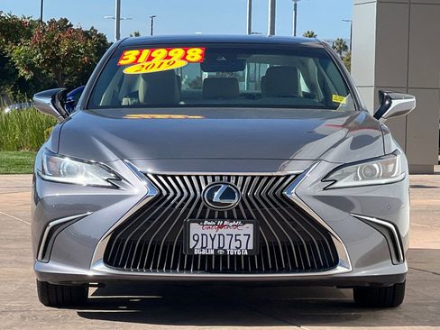 Used 2019 Lexus ES 350 w/ Premium Package image 10