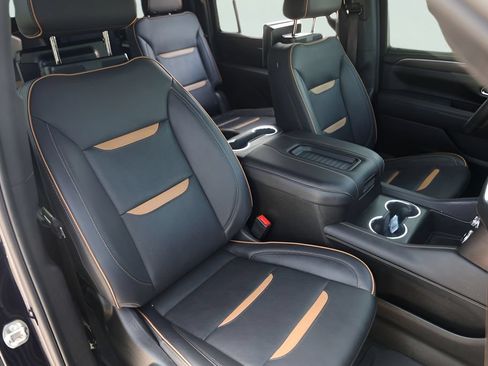 Used 2023 GMC Yukon XL AT4 w/ LPO, Floor Liner Package AWD/4WD image 37